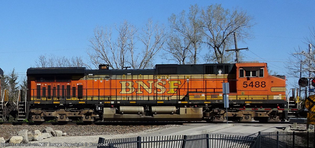 BNSF 5488